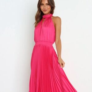 Never Worn Petal + Pup (10) high low pleated midi dress in a vibrant hot pink.